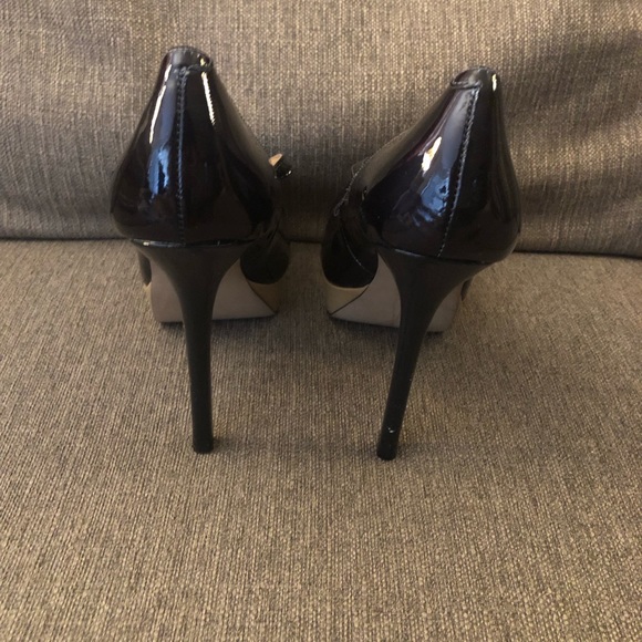 👡Authentic Steve Madden Blue/Cream Patent Leather, Size 10 - Picture 6 of 6